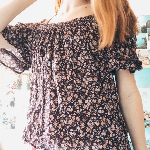 american eagle off the shoulder top - Picture 2 of 4